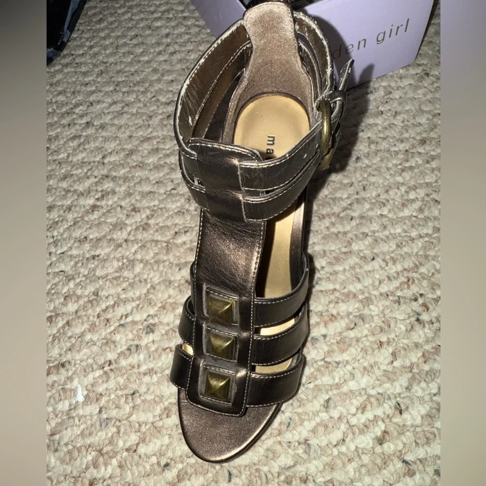Madden Girl Lusterus Platform Gladiator Shoe for Women, Bronze Size 6.5 new